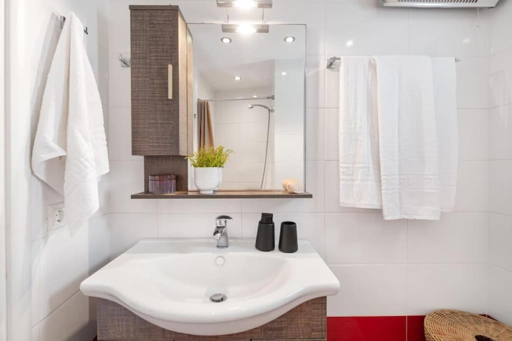 Van Louis Place Vathí Dış mekan fotoğraf